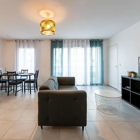 T3 Grenoble, Confort, Balcon, Wifi Апартаменты